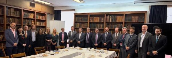 EL MINISTRO DE JUSTICIA DE LA CIUDAD DE BUENOS AIRES, DR. GABINO TAPIA JUNTO AL SUBSECRETARIO DE TRABAJO DE LA CIUDAD DE BUENOS AIRES, DR. HORACIO BUENO VISITARON EL COLEGIO